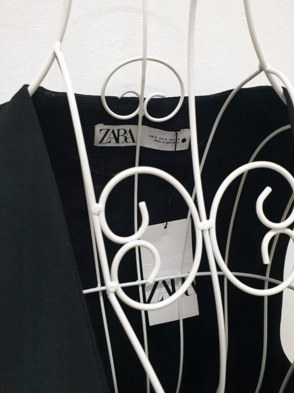 Long Sleeveless Black Vest