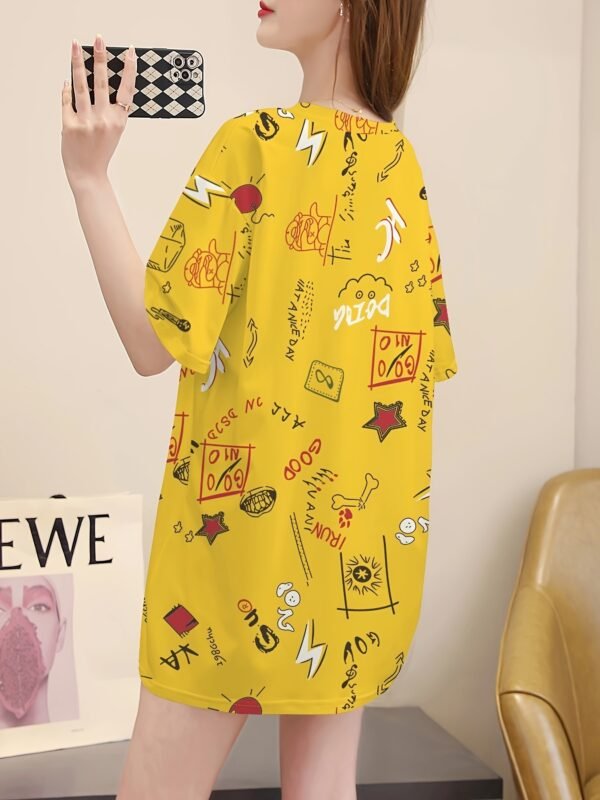 04 Trendy Loose-Fit Women’s T-Shirt