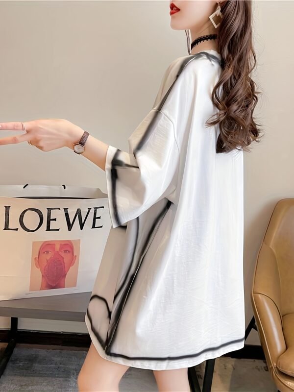 05 Trendy Loose-Fit Cartoon T-Shirt
